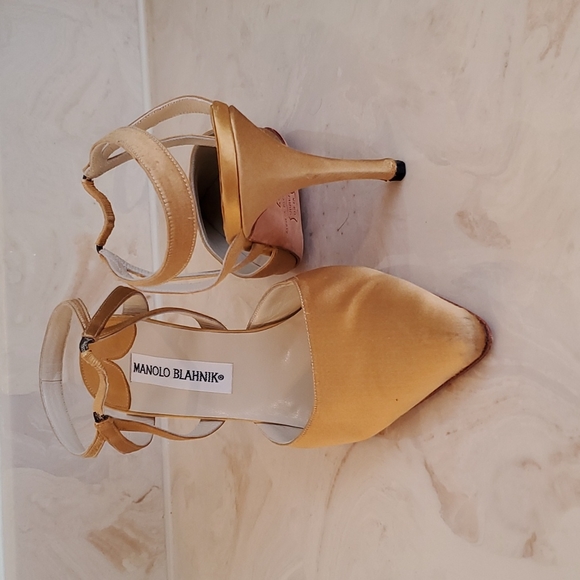 Authentic Manolo Blahnik Satin Heels 👠 - Picture 3 of 16